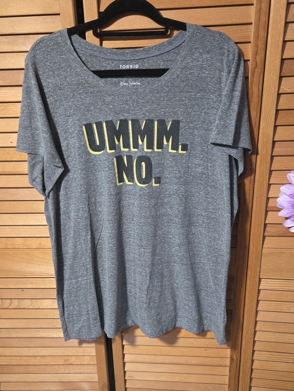 Vintage 2004 Torrid Gray Graphic Tee with Yellow-Outlined Black Text - UMMM. NO.